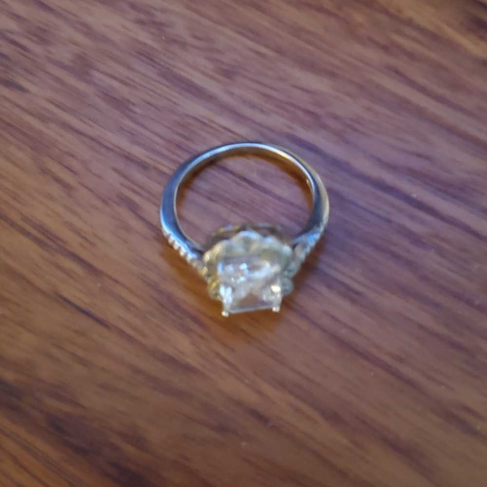 Silver ring - Picture 2 of 4